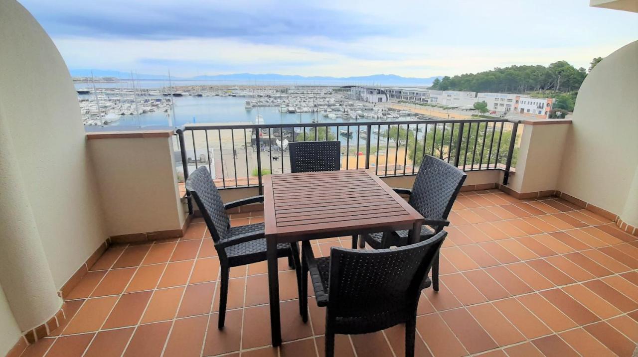 Apartaments Club Nautic L' Escala المظهر الخارجي الصورة